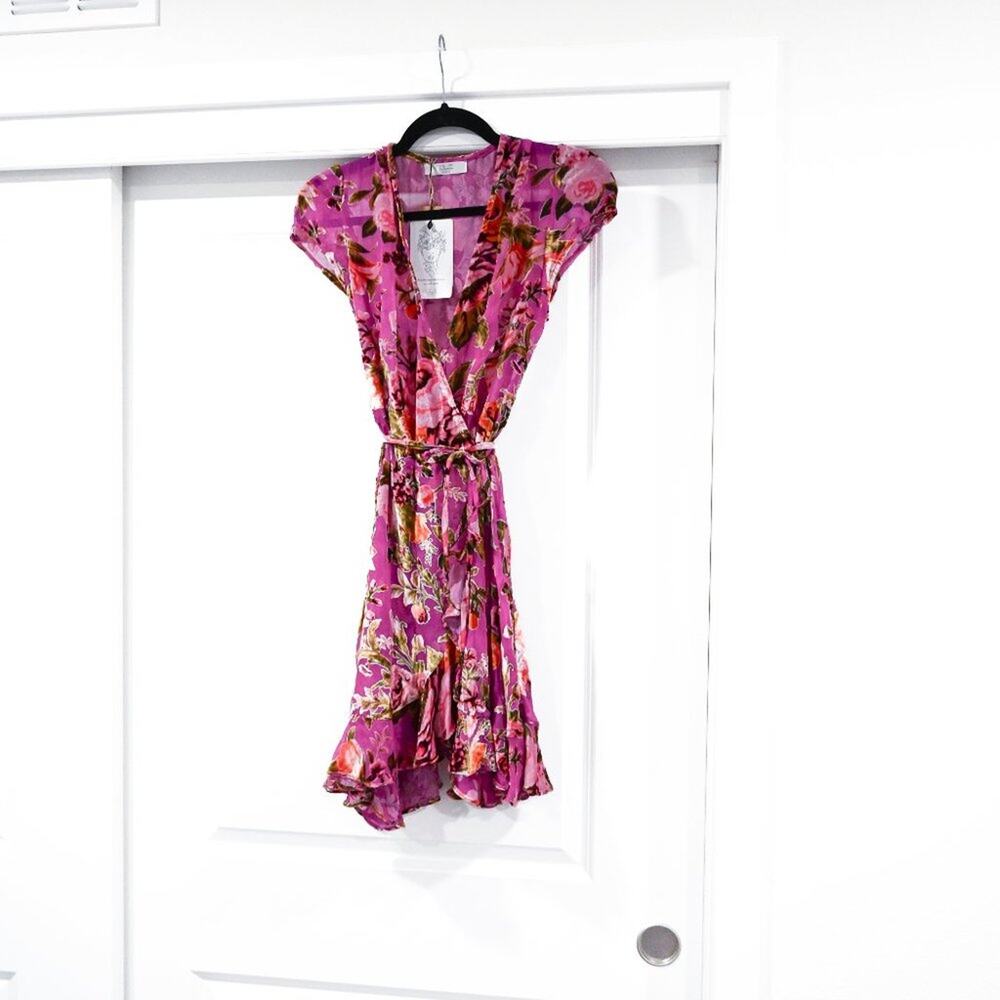 Introvertie Vienna Alice Mini Lady Rose Wrap Dress in Size Medium NWT - Picture 3 of 11